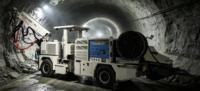 Compresseur d'air autonome, bras mécanique bionique, commande intelligente, véhicule de pulvérisation et d'humidification de béton pour mines