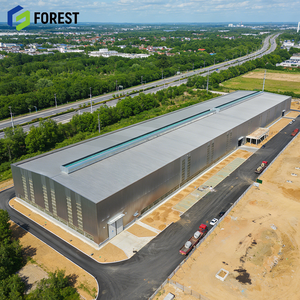 Entrepôt logistique en structure acier résistant aux intempéries avec murs en panneaux sandwich isolés, usine certifiée ISO9001 - Product Image 1