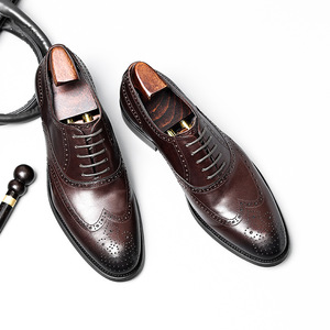 Chaussures décontractées pour hommes, robustes et élégantes, de couleur claire, avec semelles en cuir souple et chaussures en cuir tendance pour hommes - Product Image 1