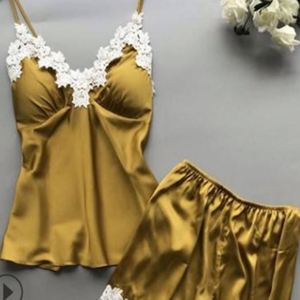 Ensemble de pyjama d'été sexy pour femme en mousseline de soie à col en V, taille élastique, avec logo frontal et short rouge - Product Image 5