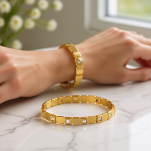 Bracciale in Acciaio Inossidabile con Diamanti Quadrati, Design a Catena Dorata, Gioielli da Donna - Product Image 2