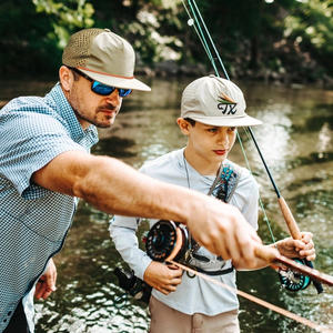 Sombreros de camionero de 6 paneles con logotipo bordado personalizado, gorra de malla de poliéster deportiva transpirable de secado rápido para verano al aire libre, fábrica de Vietnam - Product Image 2