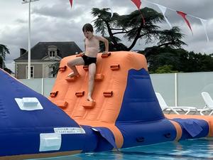 <span class=keywords><strong>Torre</strong></span> de Escalada Inflable Portátil con Agarraderas y Peldaños para Lagos, Resorts y Parques Acuáticos - Product Image 4