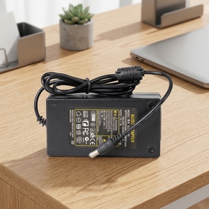 Adaptador de Corriente de 12V CA a CC, 5A, 60W, de Plástico, con Enchufe Sudafricano, Venta al Por Mayor, con Certificación CE - Product Image 1