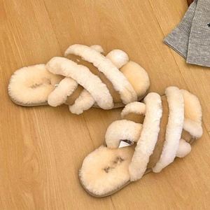 Pantoufles en coton luxueuses et confortables de haute qualité, pantoufles en fourrure pour femmes, sandales moelleuses et chaudes pour hommes - Product Image 2