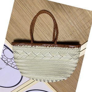 Sac à bandoulière en <span class=keywords><strong>cuir</strong></span> tressé grande capacité, fourre-tout tendance pour femme, idéal pour les voyages, le travail et l'usage quotidien - Product Image 5