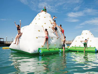 Vente en gros - Nouveauté : Parc aquatique gonflable commercial en PVC avec toboggan et zone de jeux aquatiques