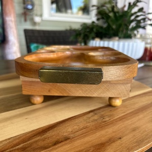 Plateau de service mobile extensible à 3 niveaux en bois, style Mid-Century Modern, avec logo personnalisé, compatible lave-vaisselle, réutilisable - Product Image 2