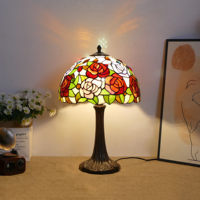 Lampu Meja Samping Tempat Tidur Gaya Eropa Amerika Pastoral Retro LED Kaca Patri Bingkai Logam Motif Bunga Mawar Murni