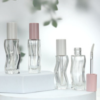 Tube de brillant à lèvres en verre transparent de 7 ml, de forme irrégulière, personnalisable pour le brillant à lèvres et l'huile à lèvres
