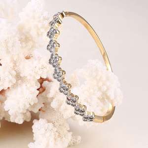 Brazalete Apilable de Lujo Chapado en Oro de 18K con Diamantes de Imitación, Pulsera de Cristal Sexy y a la Moda para Mujer, Brazalete de Lujo con Incrustaciones de Diamantes de Imitación en Tendencia - Product Image 5