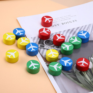 Pezzi di scacchi volanti in legno, pezzi di gioco da tavolo colorati, <span class=keywords><strong>giochi</strong></span> educativi per bambini, dama con pezzi fantasia artigianale - Product Image 3