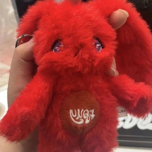 DIDLE Figura <span class=keywords><strong>de</strong></span> Animal Song Yiqi Solo, Muñeco <span class=keywords><strong>de</strong></span> Conejo Rojo, Colgante para Bolso, Llavero <span class=keywords><strong>de</strong></span> Peluche, Conejito Relleno <span class=keywords><strong>de</strong></span> Algodón PP, 15cm - Product Image 2