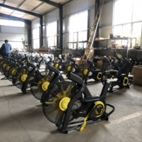Vélo d'exercice commercial à résistance, cadre en acier, entraînement autonome, capacité de 400 lb pour le cyclisme intérieur et le fitness à domicile