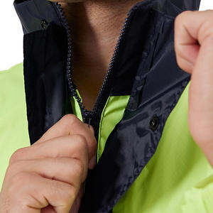 Ensemble de vêtements de travail imperméables légers (1,2 kg) à blocs de couleur pour l'extérieur, idéal pour le camping, taille universelle adulte, en polyester et PVC - Product Image 4