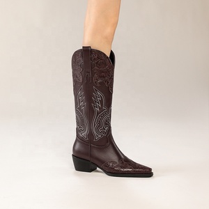 Bốt cao đến đầu gối nữ màu nâu kiểu cao bồi thêu họa tiết miền Tây, mũi nhọn, chi tiết da thuộc, gót 4.5cm, mùa thu đông - Product Image 3