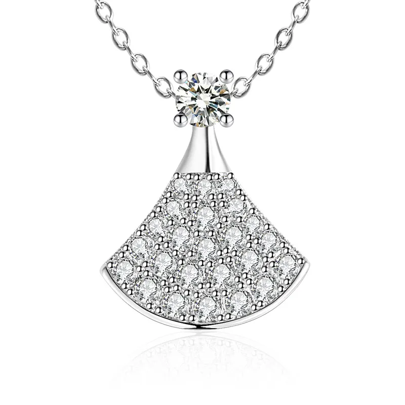 Shiny Gemstone Kualitas Tinggi Elegan Rok Kipas Berbentuk Indah Moissanite Liontin Perhiasan Perak Hadiah untuk Anak Perempuan