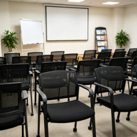 Chaise de formation moderne à roulettes en maille avec cadre métallique et accoudoirs, sièges en tissu, chaise de bureau mobile pour réunions et invités