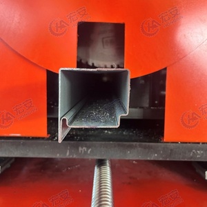 เครื่องเชื่อมโครงประตูสแตนเลสอัตโนมัติแบบกำหนดเองที่ไม่ได้มาตรฐาน พร้อม PLC และลูกปืน/มอเตอร์ - Product Image 2