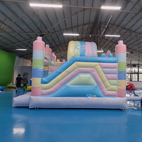 Parcours d'obstacles gonflable couleur macaron pour enfants, château gonflable avec toboggan