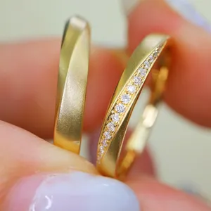 AU750 Cincin Berlian Emas Kuning Murni Kualitas Bagus Perhiasan Cincin Pernikahan Emas Padat Asli 18K