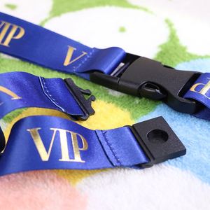 Lanière personnalisée en polyester souple avec boucle de sécurité promotionnelle, impression dorée sur mesure du logo - Product Image 2