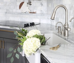 Azulejos de Porcelana de Gran Formato con Aspecto de Mármol Blanco Súper Clásico de 3200x1600 mm para Encimeras - Product Image 1