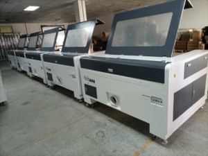 Machine de découpe laser CO2 RONMACK RM-1390C 130W avec tube pur et refroidissement par eau pour bois et pierre, prise en charge IA - Product Image 3