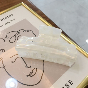 مصنع الجملة أزياء مشبك شعر امرأة جميلة الاكريليك مشبك شعر - Product Image 4