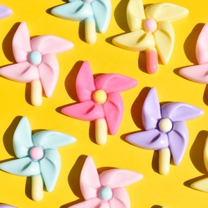 Bonito Cabujón Plano de Resina con Diseño de Molino de Viento para Decoración de Teléfonos, Accesorios DIY y Fabricación de Joyas - Product Image 5