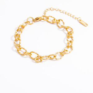 Pulsera de Acero de Titanio con Forma de Hoja, Bañada en Oro de 18K, Diseño Minimalista para Mujer, Joyería de Moda, Origen Yiwu - Product Image 5