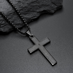 Collar de cruz de acero de titanio de Yunnique, diseño exclusivo, colgante artístico y versátil, resistente al desgaste y de color inalterable. - Product Image 4