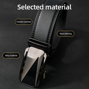 Coffret Cadeau Saint-Valentin pour <span class=keywords><strong>Homme</strong></span> : <span class=keywords><strong>Parfum</strong></span> Rose, Rasoir Électrique, Portefeuille en Cuir Souple, Bouteille Isotherme en Acier Inoxydable, Alliage - Product Image 5