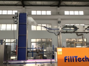 Machine de remplissage automatique de cola, de sprite et de <span class=keywords><strong>fanta</strong></span>, machine de mise en bouteille manuelle avec machine à soda pour ligne de production de boissons - Product Image 6