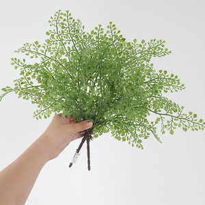 Floravital - Hojas de Helecho <span class=keywords><strong>Artificiales</strong></span> en Oferta, Ramas Cortas de Plástico, Hojas <span class=keywords><strong>Decorativas</strong></span> Verdes <span class=keywords><strong>para</strong></span> Bodas, Hogar y Exteriores - Product Image 1