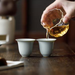 Guanlan Ru Kiln Small <b>Teacup</b> Sky Blue Porcelain Tasting Cup Individual Master Cup Ceramic Tea Bowl Household Use - Product Image 2