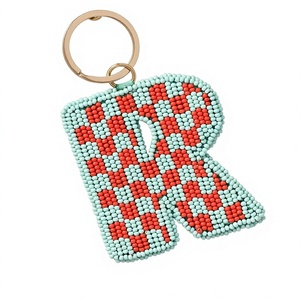 Llavero Moderno con Forma de Corazón Tejido, Sonrisa, Mosquetón de Aleación de Zinc, Metal Duradero, Estilo Lindo, Regalo para el Día de San Valentín, Color Rosa y Amarillo - Product Image 4