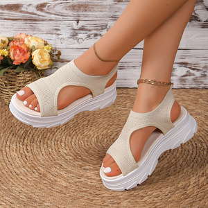 Sandales de sport à semelle épaisse pour femmes, respirantes, nouveau style, grandes sandales de plage décontractées à plateforme - Product Image 2