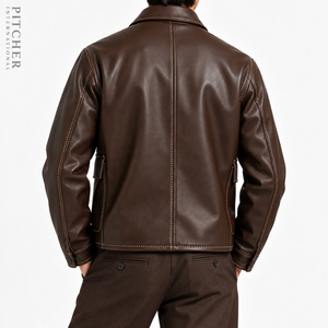 Chaqueta de cuero marrón para hombre, estilo vintage, con botones y costuras en contraste. - Product Image 4