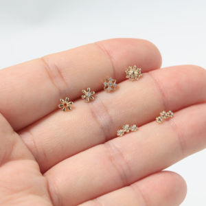 Piercing in Oro Giallo 14k Senza Filettatura, Terminali per Labret, Orecchini a Fiore in Oro Massiccio 14K, Gioielli per il Corpo - Product Image 1