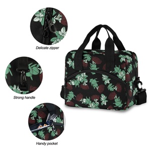 Nouveautés : Sac isotherme portable Aloha Hawaïen anti-fuite avec motif floral Ohia Lehua personnalisé et bandoulière - Product Image 5