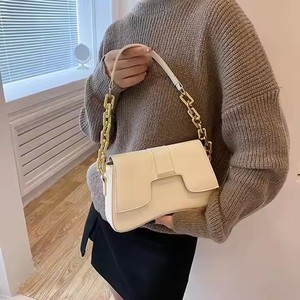 THK0036 Sac à bandoulière simple tendance avec chaîne pour femmes Sac à main PU solide avec fermeture à glissière Petit sac carré - Product Image 4