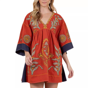 Nuovo Abito Casual da Donna Europeo-Americano <span class=keywords><strong>con</strong></span> Maniche <span class=keywords><strong>a</strong></span> <span class=keywords><strong>Tre</strong></span> <span class=keywords><strong>Quarti</strong></span> e Scollo <span class=keywords><strong>a</strong></span> V per Primavera Estate, Stile Bohémien <span class=keywords><strong>con</strong></span> Stampa Floreale Naturale - Product Image 3