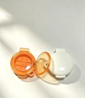 Vente en gros de boîtes à fards à paupières rondes portables minimalistes personnalisées, petites, monochromes, avec clip, emballage cosmétique