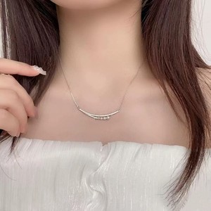 Collar Versátil con Colgante de Perla de Agua Dulce en Oro, Plata y Blanco para un Estilo Sencillo en el Principio del Verano - Product Image 4