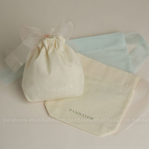 Sac à cordon personnalisé PandaSew pour cadeaux de baby shower, lingerie, bijoux, emballage cadeau - Product Image 1