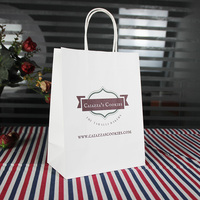Maßgefertigte Recycelbare Papier-Einkaufstaschen Geschenktüten mit Langen Henkeln Offsetdruck Individuelles Logo Farbiges Band Optional Werbeartikel