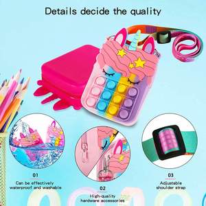 Muestra Gratis: Mochila Escolar con Diseño de Unicornio y Monedero de Burbujas Pop-it para Niñas - Product Image 3