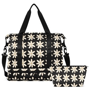 2 Bolsas de Deporte Grandes Impermeables con Diseño de Flor Blanca Hawaiana, Bolsa de Viaje Plegable, Bolsa de Fin de Semana para Mujer con Compartimento para Zapatos - Product Image 2