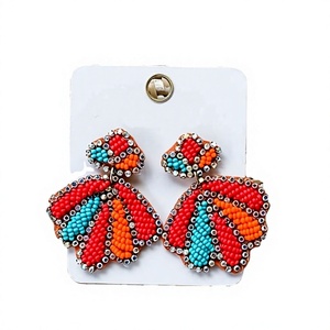 Pendientes de Perlas con Forma de Flor Clásica para Mujer, Resina Rosa y Amarilla, Joyería Linda para Fiesta, Diseño Moderno y Elegante para Mujer - Product Image 6